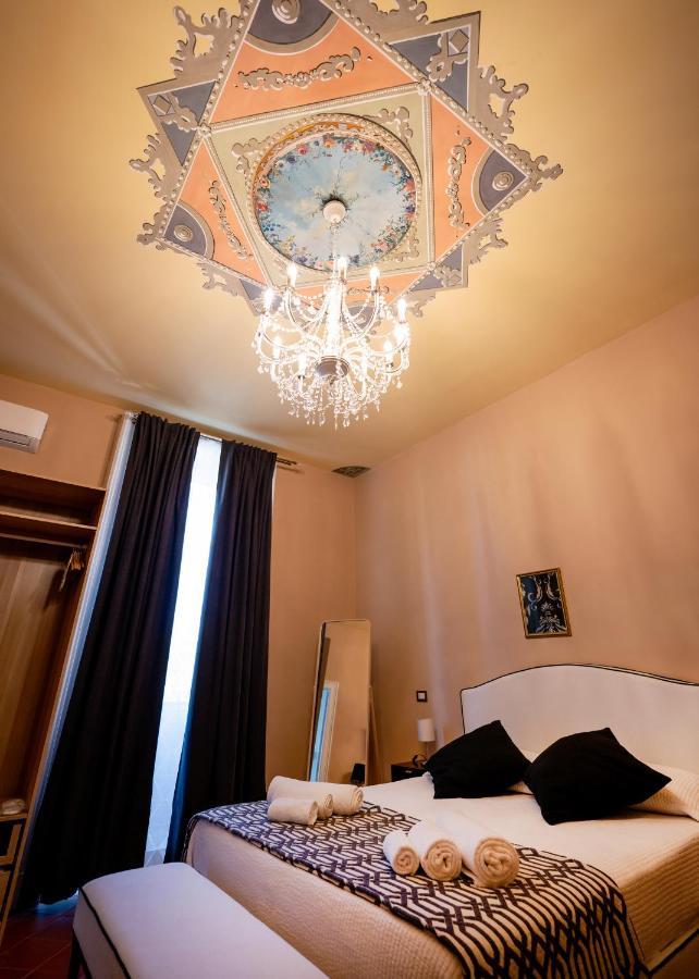 Antica Dimora Deluxe Bed and Breakfast Napoli Esterno foto