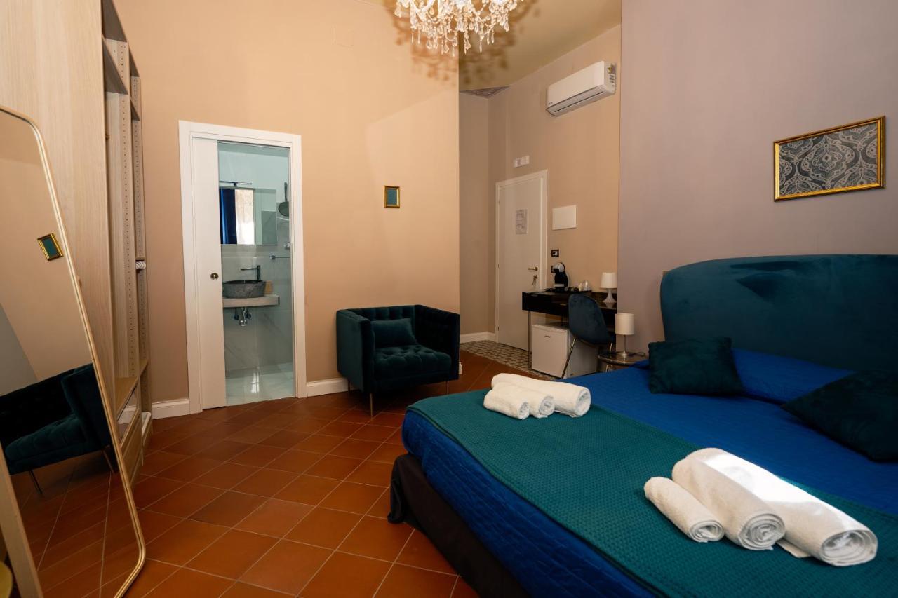 Antica Dimora Deluxe Bed and Breakfast Napoli Esterno foto