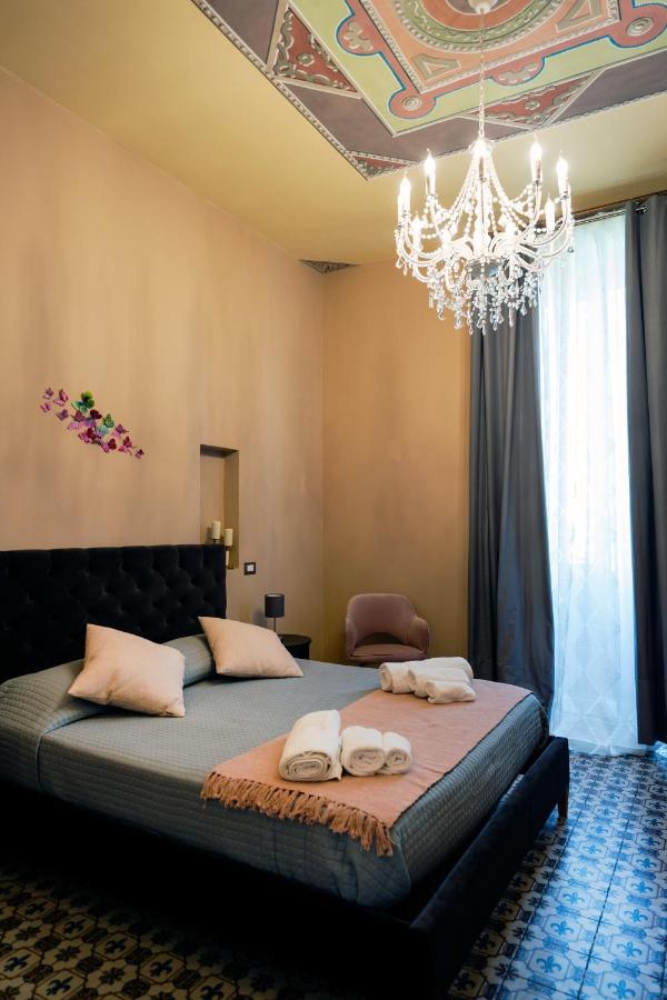 Antica Dimora Deluxe Bed and Breakfast Napoli Esterno foto
